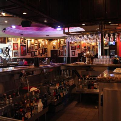 FriendHyve Chat Cafe